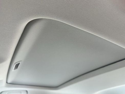 Certified 2025 Honda Accord SE image 9
