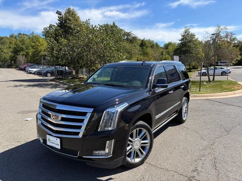 Used 2015 Cadillac Escalade Premium AWD/4WD image 12