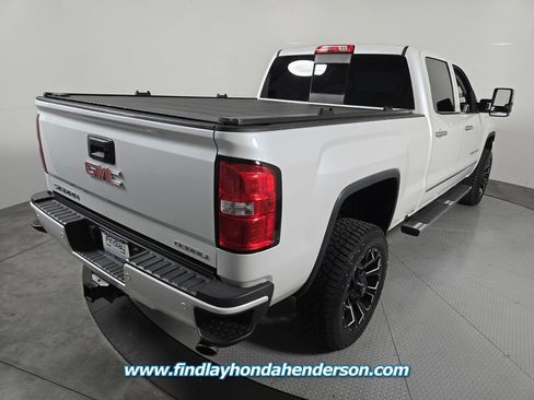 Used 2018 GMC Sierra 2500 Denali AWD/4WD image 6