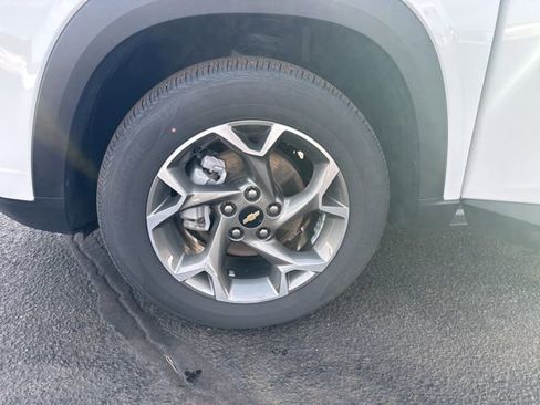 Used 2024 Chevrolet Trax LT image 29