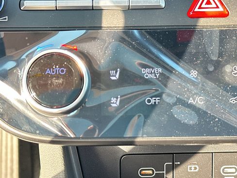 New 2025 Hyundai Sonata Limited image 23