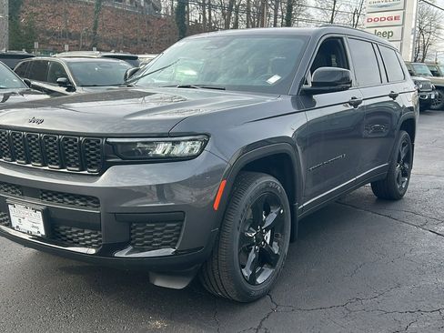 New 2025 Jeep Grand Cherokee L Altitude image 3