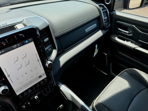 Used 2024 RAM 2500 Laramie w/ Night Edition image 35