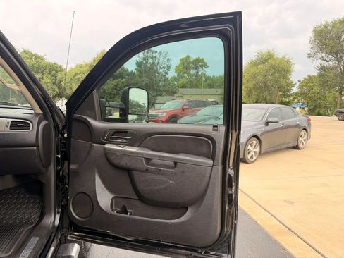 Used 2014 Chevrolet Silverado 2500 LTZ w/ LTZ Plus Package AWD/4WD image 32