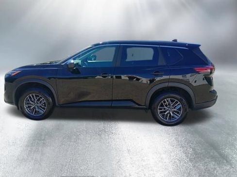 Used 2024 Nissan Rogue S AWD/4WD image 2
