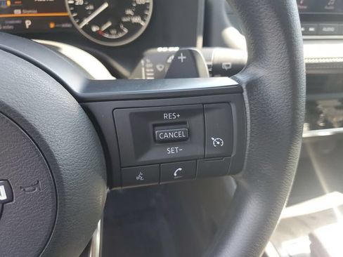 Used 2023 Nissan Rogue S FWD image 17