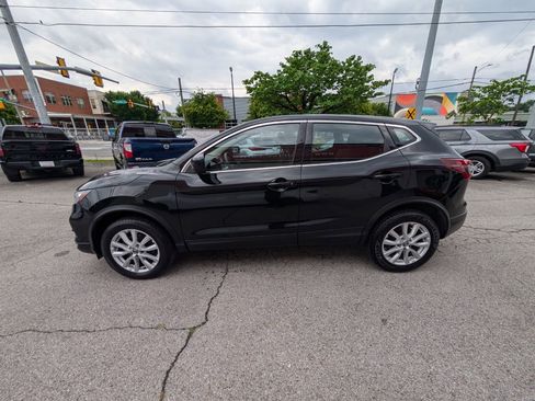 Used 2021 Nissan Rogue Sport S image 9