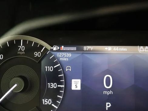 Used 2023 Land Rover Range Rover Evoque S AWD/4WD image 29