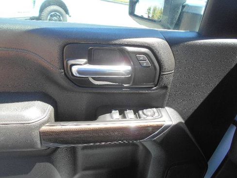 Used 2020 Chevrolet Silverado 2500 LT AWD/4WD image 17