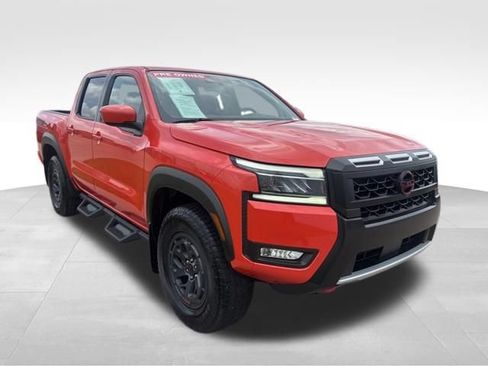 Used 2025 Nissan Frontier PRO-4X AWD/4WD image 5