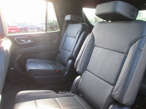 Certified 2022 Chevrolet Tahoe Z71 w/ Luxury Package image 20