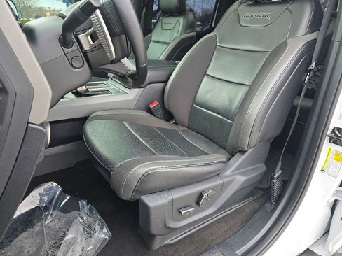 Used 2019 Ford F150 Raptor w/ Equipment Group 802A Luxury image 22