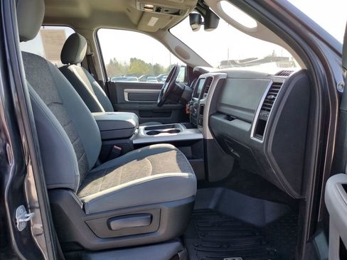 Used 2017 RAM 1500 Classic SLT w/ SLT Plus D￩cor Group AWD/4WD image 11