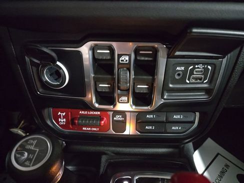 Used 2024 Jeep Gladiator Mojave w/ Convenience Group image 28