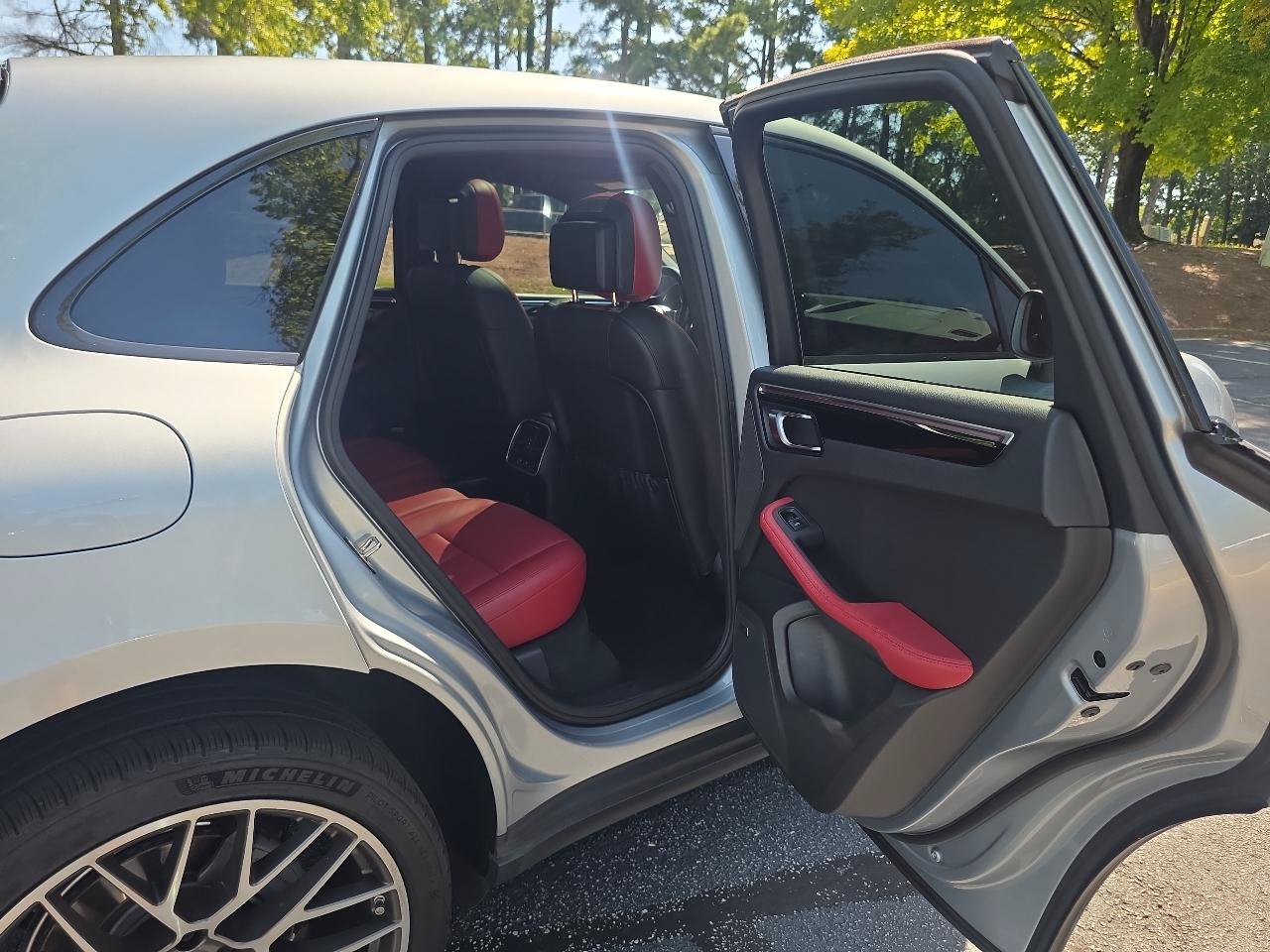 Used 2019 Porsche Macan S w/ Premium Package Plus AWD/4WD image 20