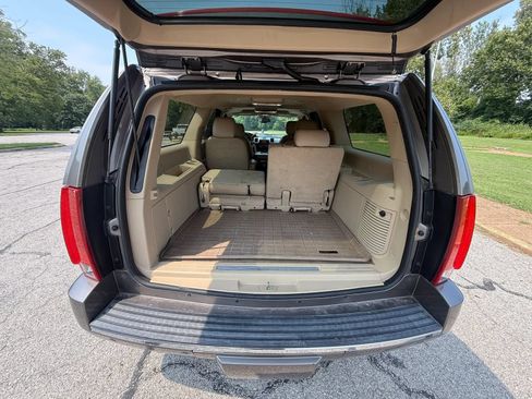 Used 2013 Cadillac Escalade ESV Luxury AWD/4WD image 12