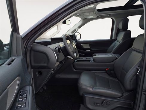 Used 2025 Ford Expedition Max Active image 9