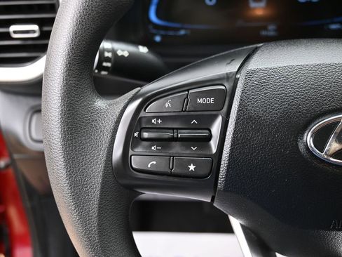 Used 2025 Hyundai Venue SE FWD image 18