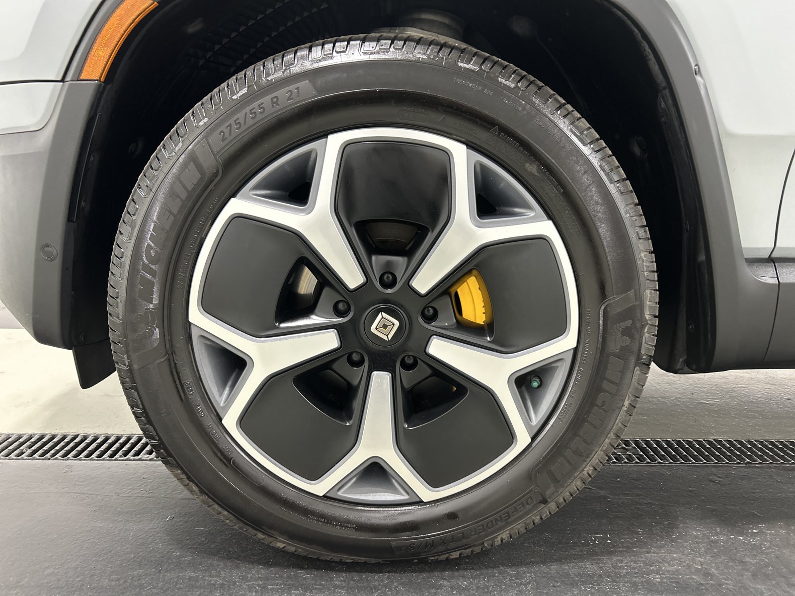 Used 2024 Rivian R1S Adventure Quad AWD/4WD image 9