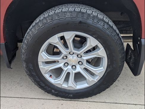 Used 2022 Chevrolet Silverado 1500 LTZ w/ LTZ Premium Package AWD/4WD image 17