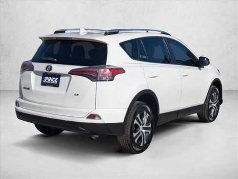 Used 2018 Toyota RAV4 LE image 5