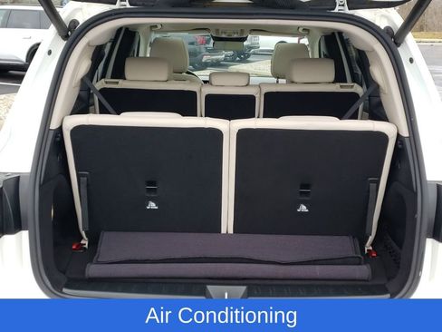 Used 2022 Mercedes-Benz GLB 250 4MATIC image 8