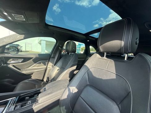 Used 2019 Jaguar F-PACE R-Sport AWD/4WD image 10