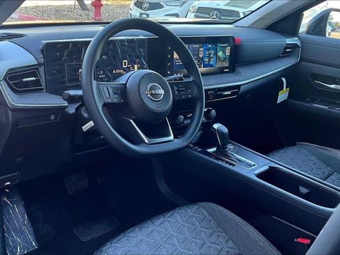 New 2026 Nissan Kicks SV image 10