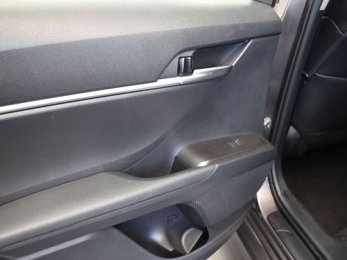 Used 2023 Toyota Camry SE image 15