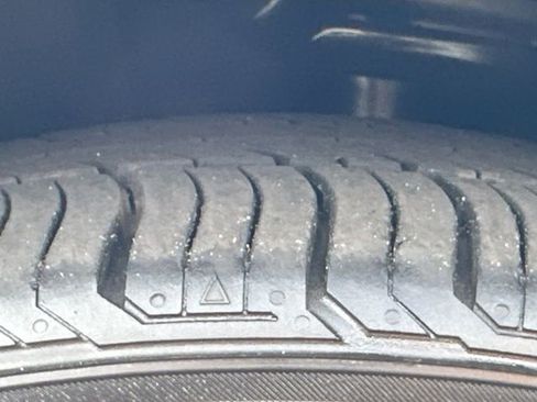 Used 2024 MAZDA MAZDA3 s image 32