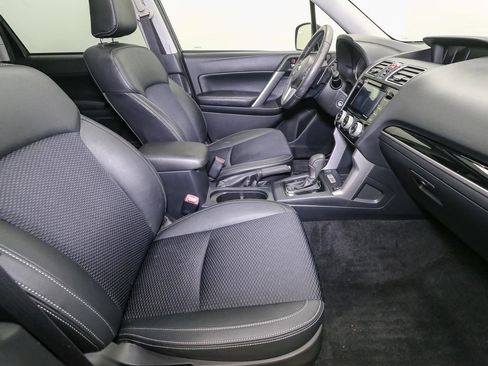Used 2018 Subaru Forester 2.5i Premium w/ Protection Package #1 AWD/4WD image 17