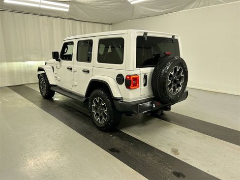 Certified 2024 Jeep Wrangler Sahara w/ Dual Top Group image 7