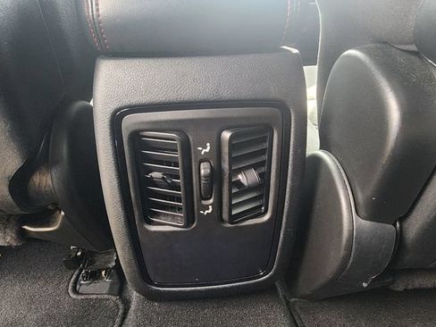 Used 2025 Dodge Durango GT AWD/4WD image 17