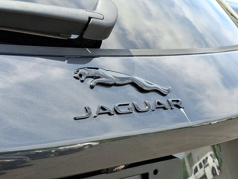 Certified 2025 Jaguar F-PACE R-Dynamic S image 28