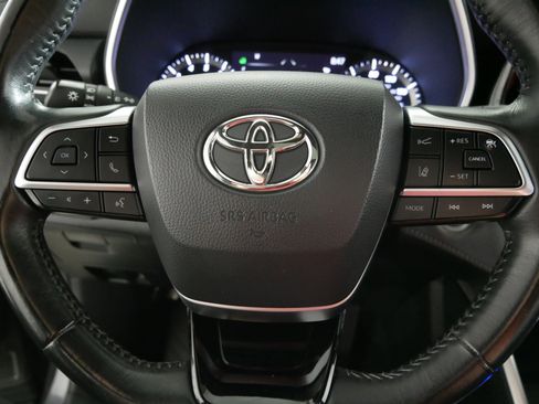 Used 2021 Toyota Highlander XSE image 25