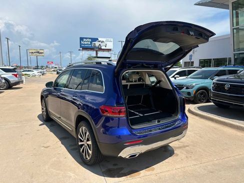 Used 2021 Mercedes-Benz GLB 250 w/ Premium Package image 13
