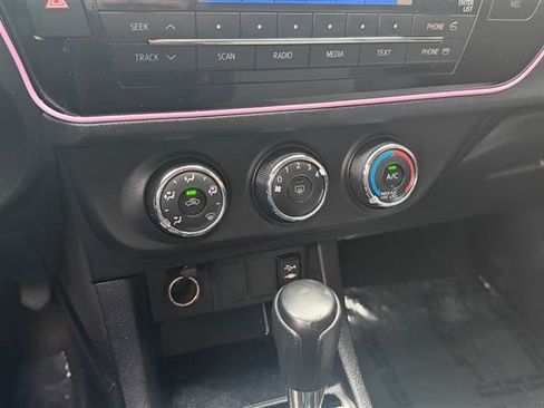 Used 2014 Toyota Corolla L FWD image 32