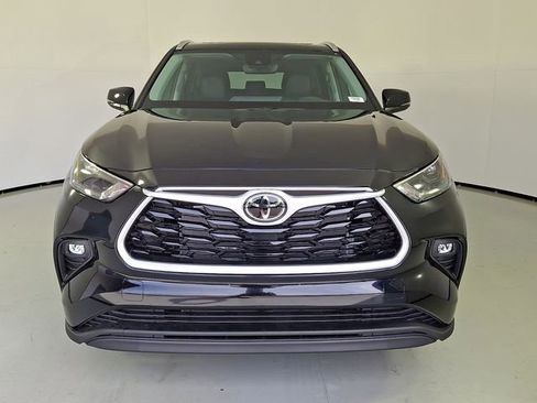 New 2026 Toyota Highlander XLE AWD/4WD image 2