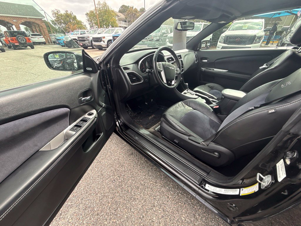 Used 2011 Chrysler 200 S FWD image 11