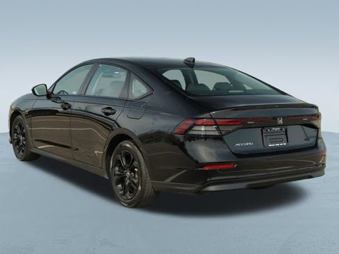 Used 2025 Honda Accord SE image 6