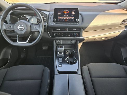 Used 2023 Nissan Rogue S FWD image 10