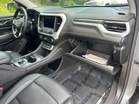 Used 2022 GMC Acadia SLT w/ Technology Package AWD/4WD image 42