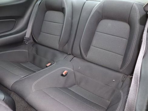 Used 2017 Ford Mustang Coupe RWD image 5