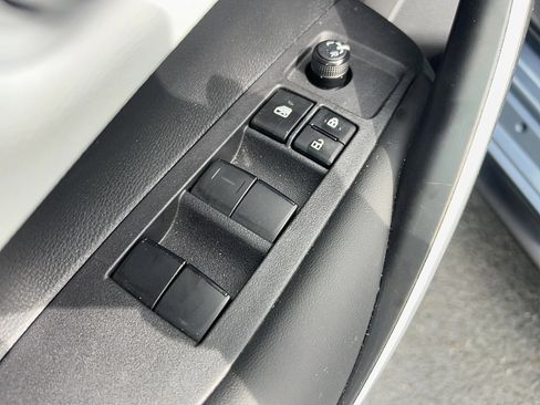 Used 2024 Toyota Corolla SE image 12
