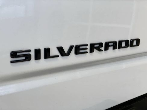 Used 2022 Chevrolet Silverado 1500 LT Trail Boss w/ Convenience Package II image 11