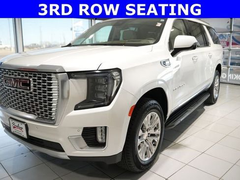 Used 2023 GMC Yukon XL Denali image 5