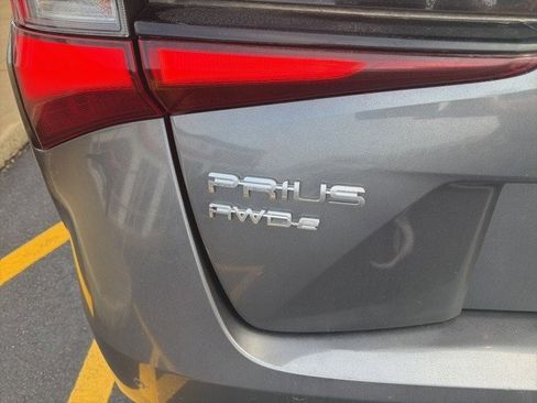 Used 2019 Toyota Prius XLE image 14