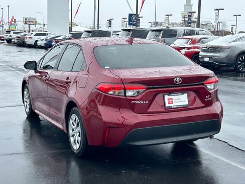 Used 2026 Toyota Corolla LE image 3