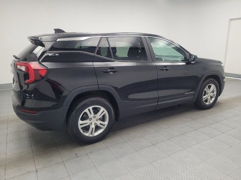 Used 2024 GMC Terrain SLE FWD image 10