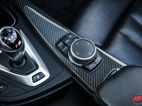 Used 2015 BMW M4 Convertible image 18